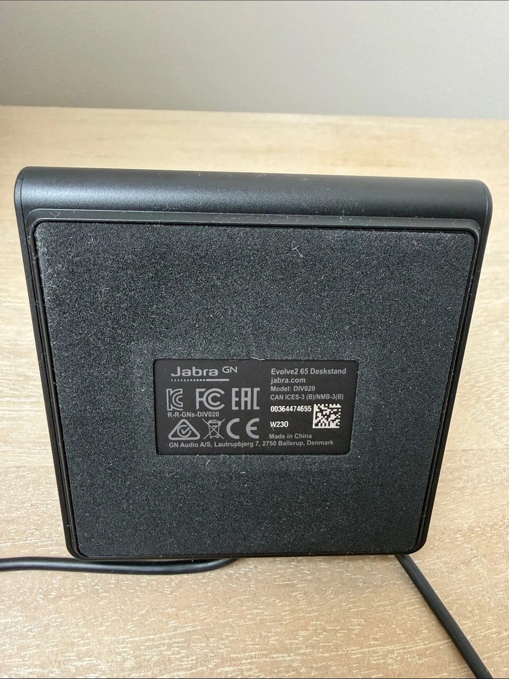 Jabra Evolve2 65 Deskstand headphone charger